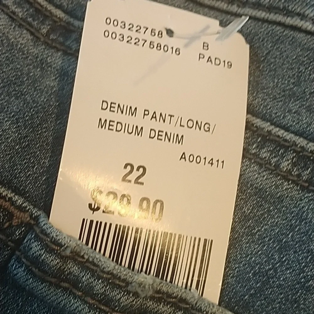 Forever 21 Celebrity Pink Skinny Distressed Raw Hem Ankle Jeans sz plus 22 - Picture 11 of 15